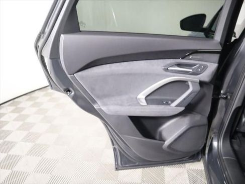 New 2025 Audi SQ5 Premium Plus image 28