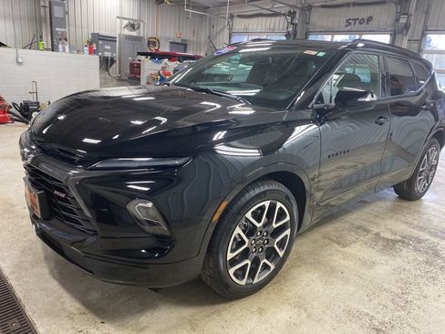 Used 2025 Chevrolet Blazer RS w/ Enhanced Convenience Package AWD/4WD image 9