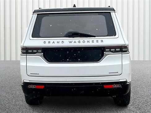 Used 2023 Jeep Grand Wagoneer Series III w/ Rear Seat Video Group 1 image 4