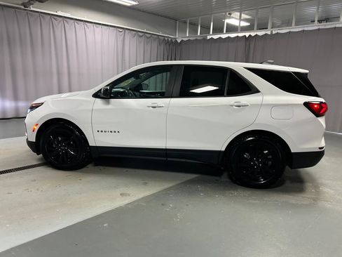 Used 2024 Chevrolet Equinox LS w/ LS Convenience Package image 4