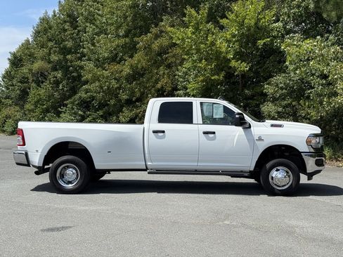 Used 2024 RAM 3500 Tradesman w/ Chrome Appearance Group image 4