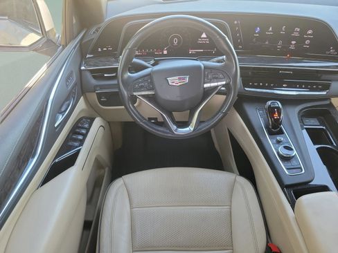 Used 2021 Cadillac Escalade Premium Luxury image 17