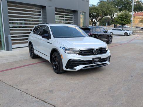 Used 2023 Volkswagen Tiguan SE R-Line FWD image 33