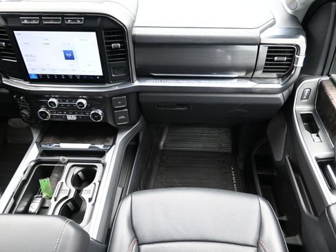 Used 2024 Ford F350 Lariat w/ Black Appearance Package image 40