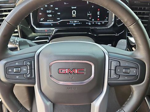 Used 2025 GMC Sierra 1500 SLT RWD image 17