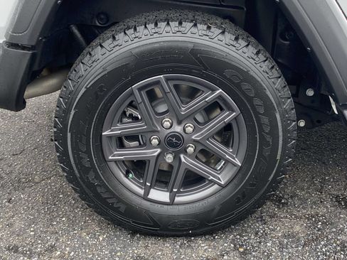 Used 2024 Jeep Wrangler Unlimited Sport AWD/4WD image 8