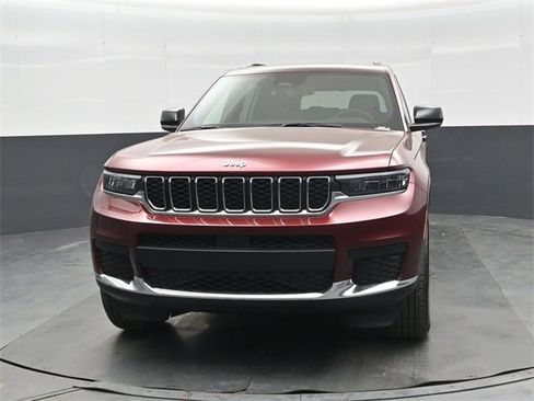 New 2025 Jeep Grand Cherokee L Laredo image 8