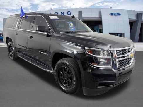 Used 2018 Chevrolet Suburban LT image 7