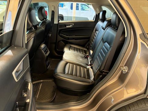 Used 2019 Ford Edge SEL w/ Equipment Group 201A AWD/4WD image 30