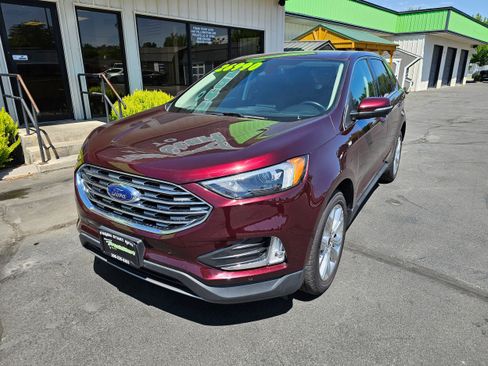 Used 2023 Ford Edge Titanium image 2