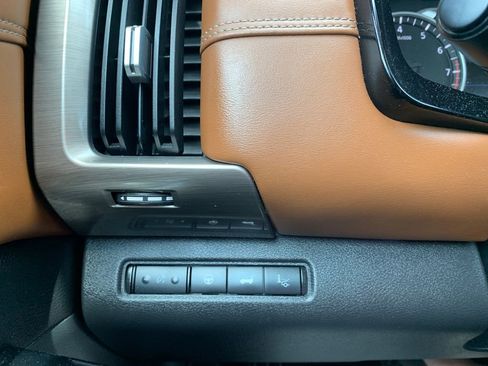 Used 2022 Nissan Pathfinder Platinum w/ Cargo Package AWD/4WD image 24