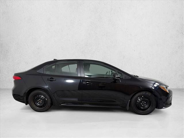Used 2025 Toyota Corolla LE FWD image 2