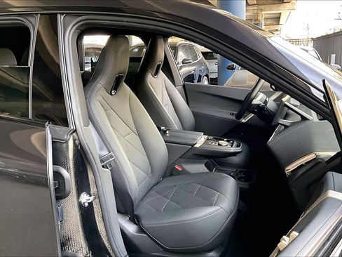 Used 2024 BMW iX xDrive50 w/ Sport Package image 8