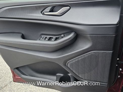 New 2025 Jeep Grand Cherokee L Altitude image 28