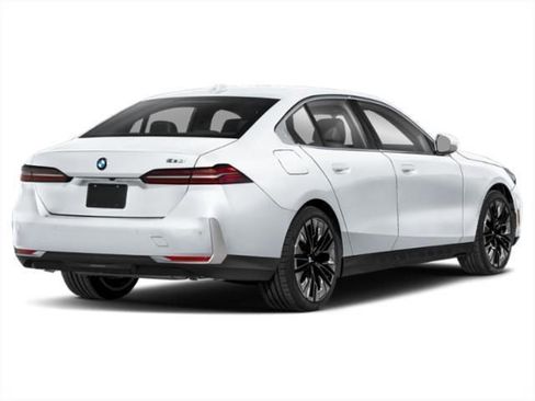 New 2026 BMW 530i xDrive w/ Premium Package AWD/4WD image 2