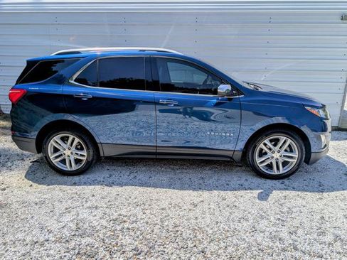 Used 2020 Chevrolet Equinox Premier FWD image 2