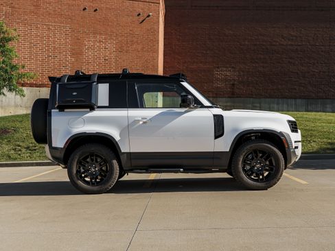 Used 2025 Land Rover Defender 90 S AWD/4WD image 3