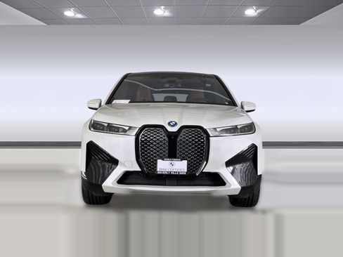 Used 2024 BMW iX xDrive50 w/ Premium Package AWD/4WD image 6
