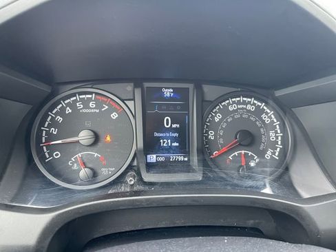 Used 2021 Toyota Tacoma SR AWD/4WD image 23