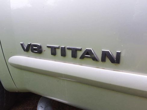 Used 2006 Nissan Titan SE image 18
