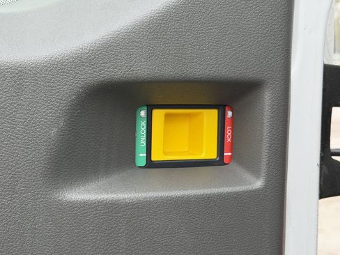 Used 2023 Ford Transit 350 XLT image 18