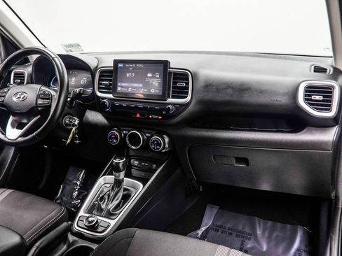 Used 2023 Hyundai Venue SEL FWD image 16