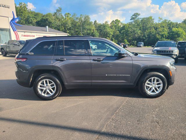 Used 2024 Jeep Grand Cherokee Laredo X w/ Luxury Tech Group I AWD/4WD image 7