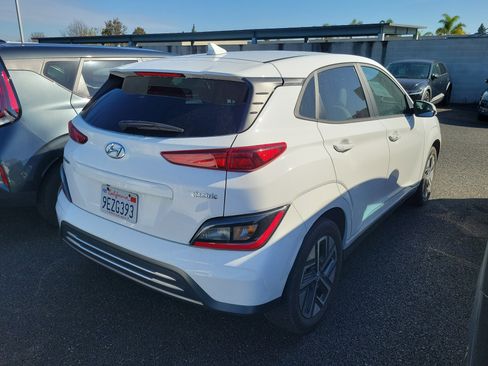 Used 2023 Hyundai Kona SE w/ Cargo Package image 4