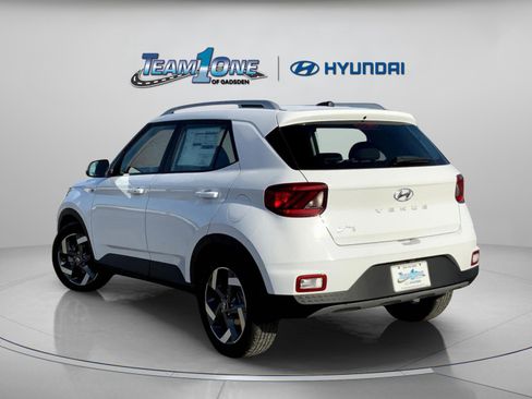 New 2025 Hyundai Venue SEL image 6