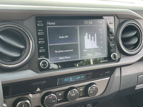 Used 2023 Toyota Tacoma TRD Off-Road image 5