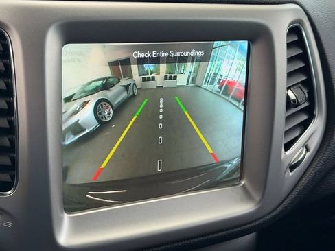 Used 2021 Jeep Compass Latitude w/ Driver Assistance Group FWD image 19