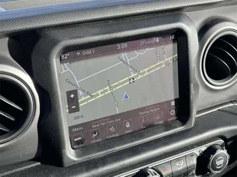 Used 2022 Jeep Wrangler Unlimited Sport image 29