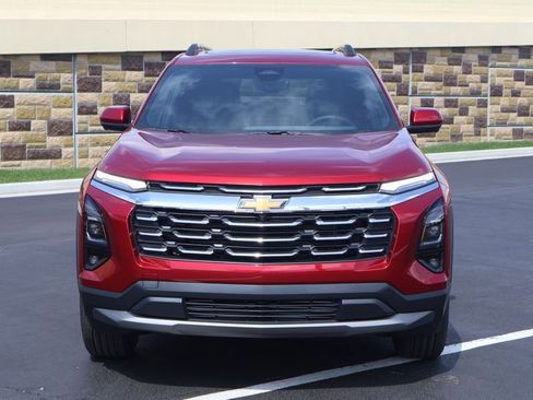 New 2026 Chevrolet Equinox LT w/ Convenience Package II FWD image 2
