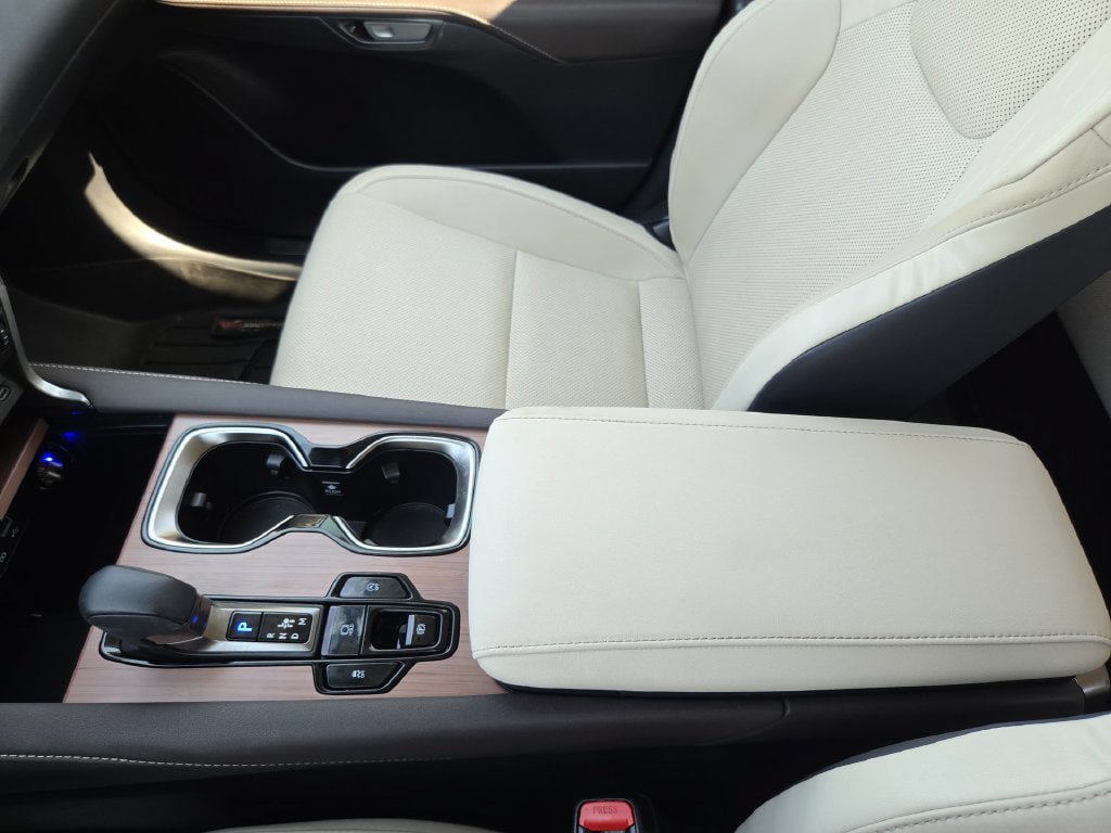Used 2024 Lexus RX 350 Premium w/ Cold Area Package FWD image 22