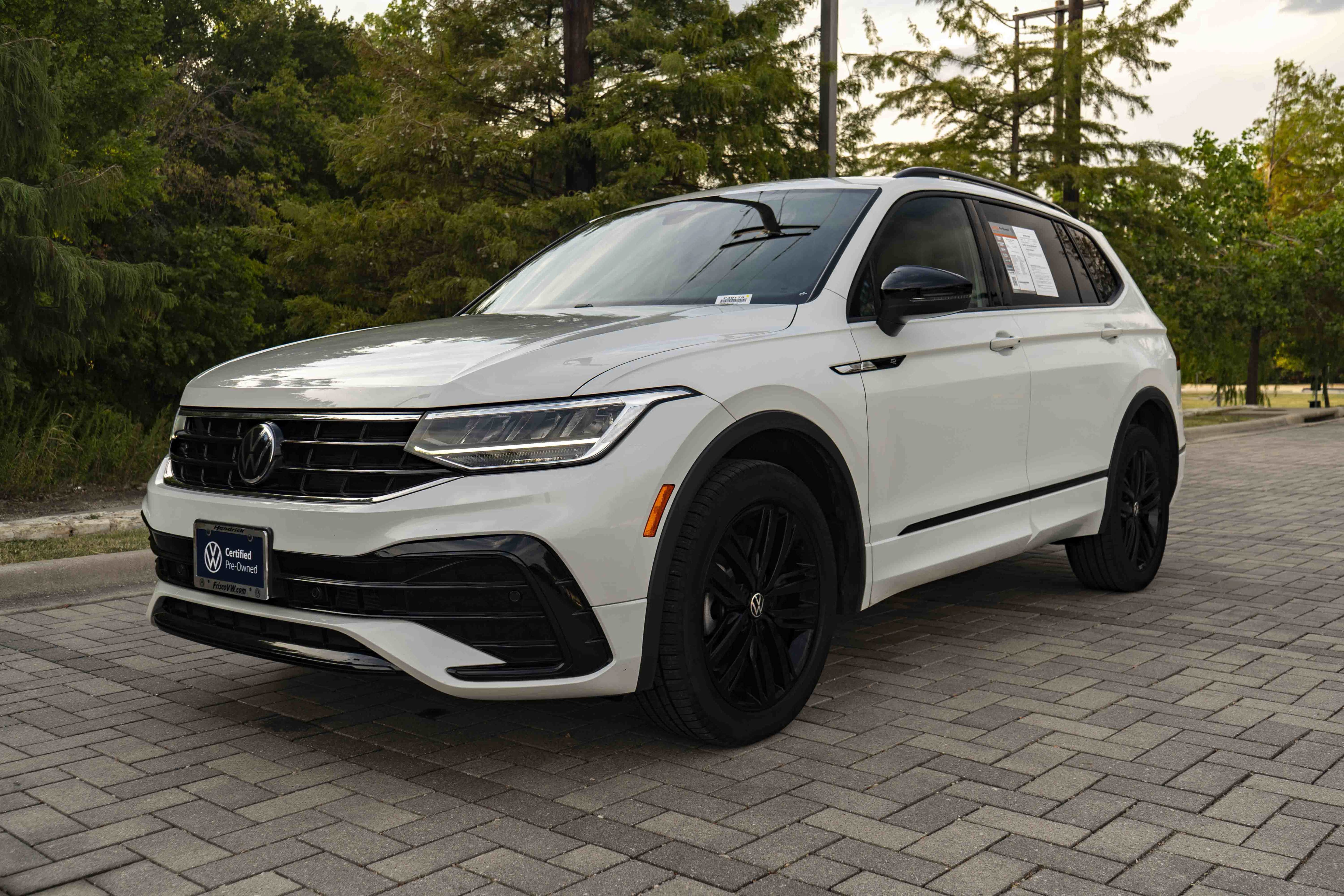Certified 2022 Volkswagen Tiguan SE R-Line FWD image 4
