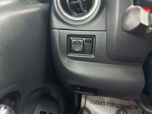 Used 2014 Nissan Versa SV image 34