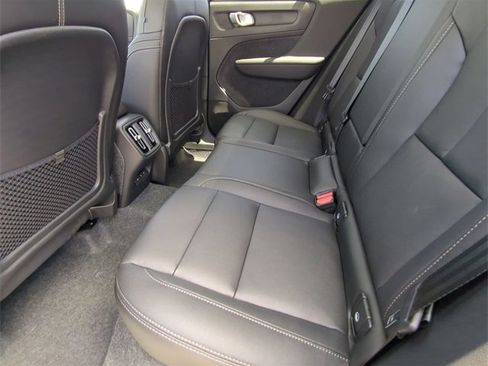 New 2025 Volvo XC40 B5 Core w/ Protection Package Premier image 19