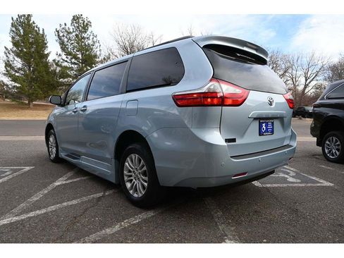 Used 2015 Toyota Sienna image 8