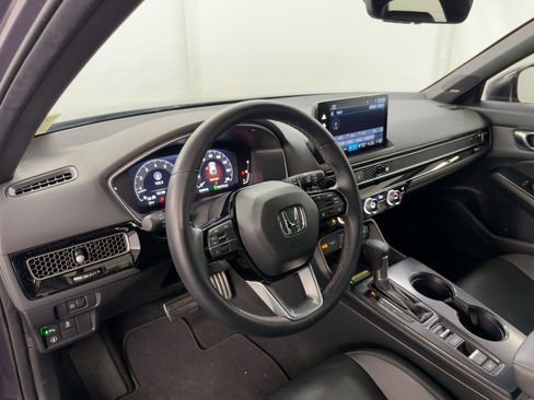 Certified 2024 Honda Civic Sport Touring image 4