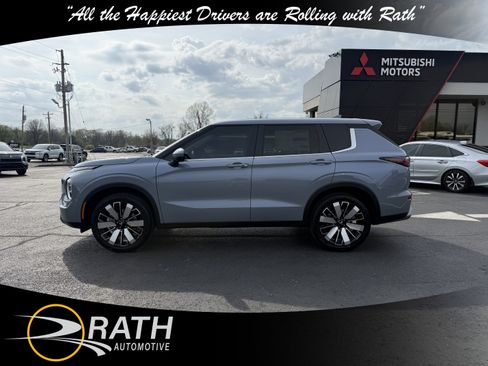 New 2026 Mitsubishi Outlander SE image 6