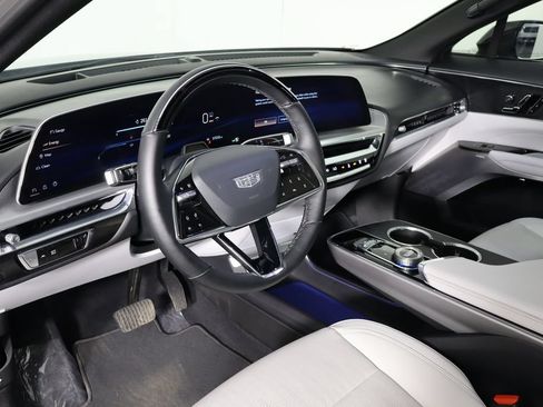 Used 2023 Cadillac Lyriq 2WD image 25