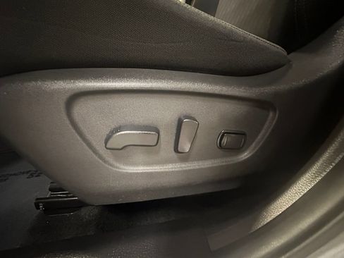 Used 2019 Nissan Rogue SV w/ Premium Package FWD image 14
