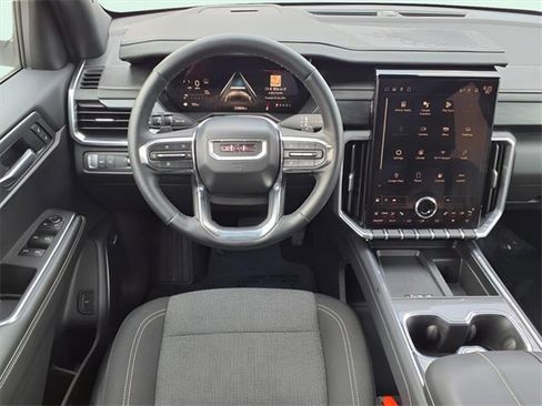 Used 2025 GMC Acadia Elevation image 9