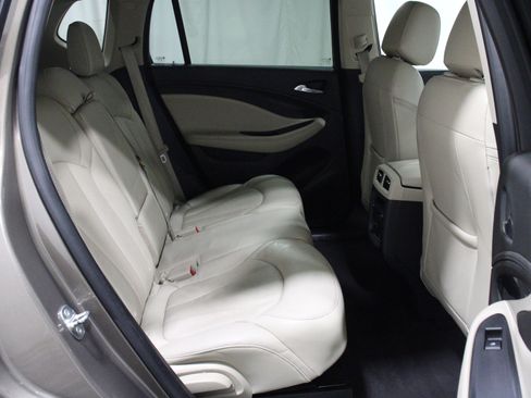 Used 2017 Buick Envision Essence image 24