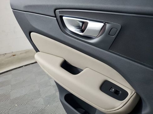 Certified 2026 Volvo XC60 B5 Plus w/ Protection Package Premier image 20