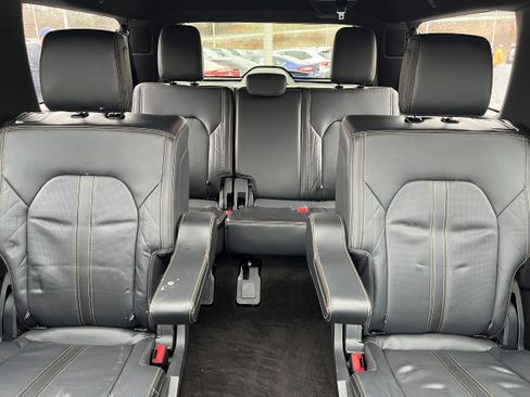 Certified 2023 Ford Expedition Max Platinum image 10