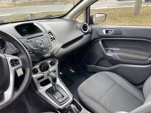 Used 2016 Ford Fiesta SE image 19