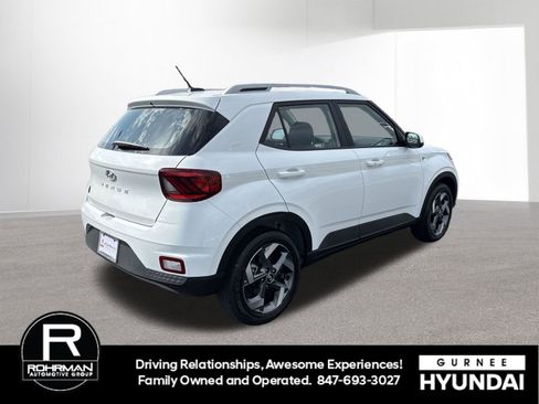 New 2026 Hyundai Venue SEL FWD image 9