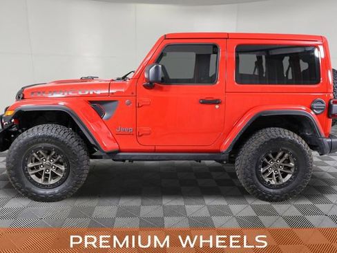 Used 2025 Jeep Wrangler Rubicon AWD/4WD image 11
