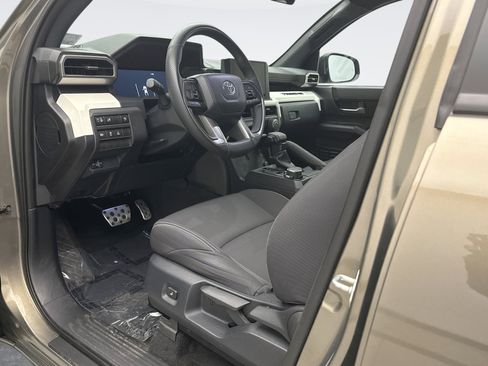 Used 2024 Toyota Tacoma TRD Sport image 10